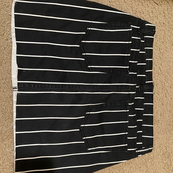 Skirt - Picture 2 of 4